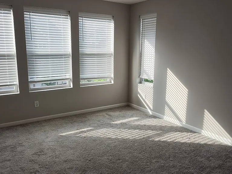 5236 Hampton St NE — Photo 18