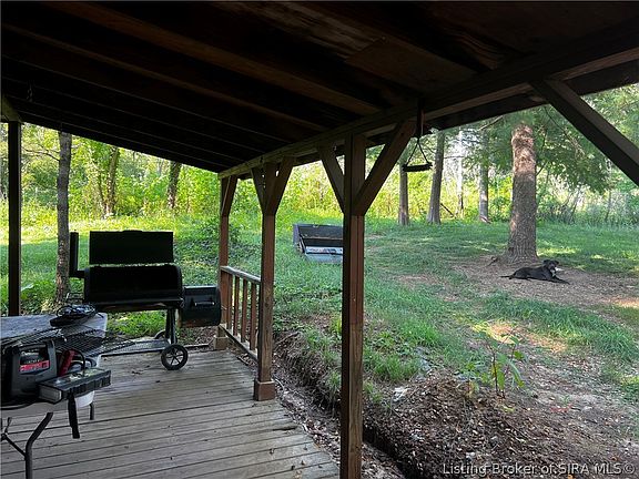 4th image of 2620 Valley View Road SW