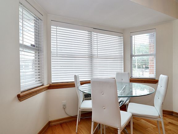 3rd image of 5 Cove Ln APT 1A
