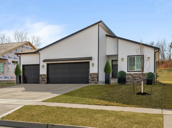 610 NW Georgetown Dr, Waukee, IA 50263