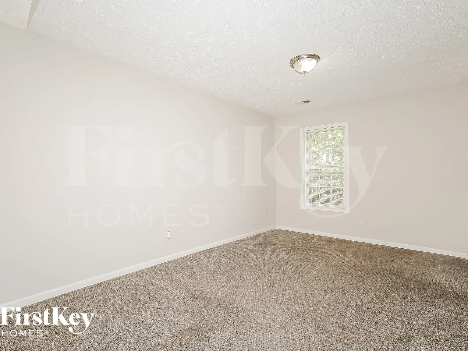 4 bed, 3.5 bath, 2656 sqft, $2,705 — Photo 4