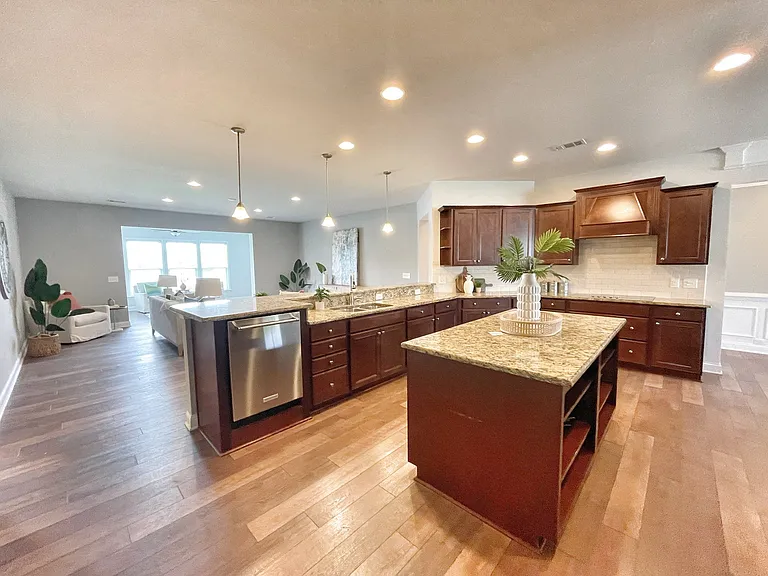 48 Bainbridge Way — Photo 8