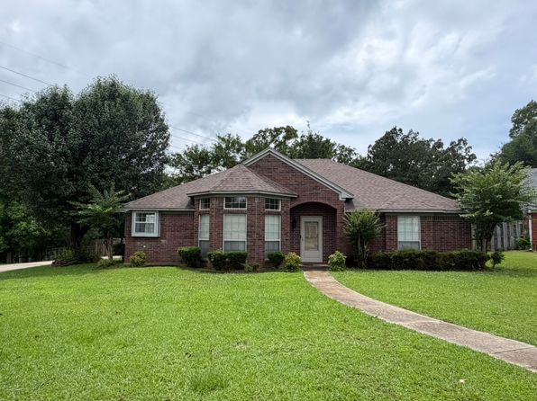 204 Rock Ridge Cir