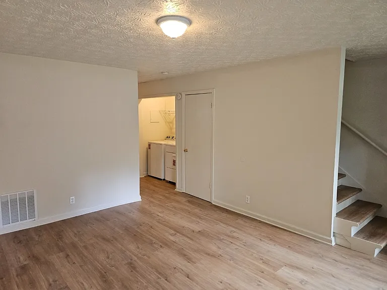490 S Jeff Davis Dr #B — Photo 9