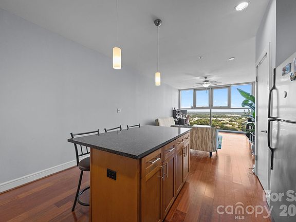 5th image of 333 W Trade St Unit 2603