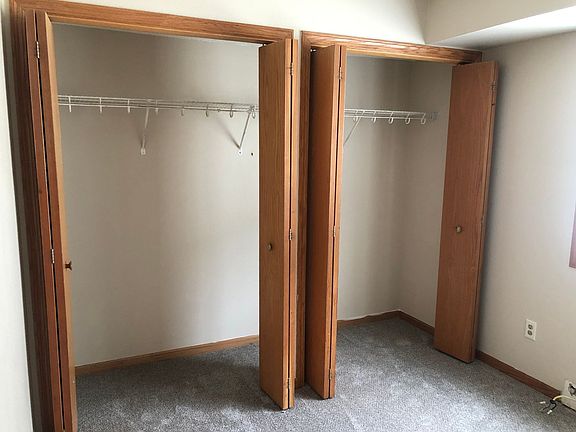 4th image of 1030 Knox Ave N APT 2
