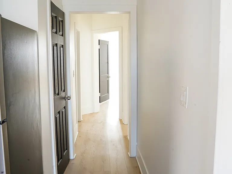 154 N Lamon Ave #2 — Photo 15