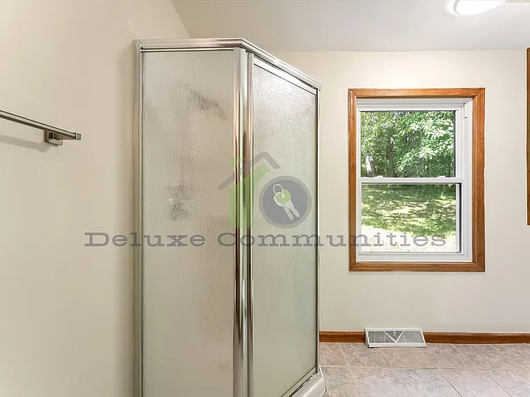 2660 Blackberry Ln NE — Photo 31