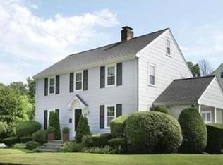 100 Woodcliff Rd, Newton, MA 02461