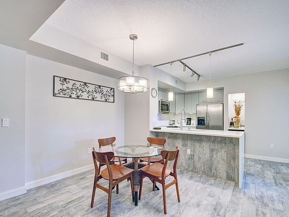 3rd image of 720 S Sapodilla Avenue #208