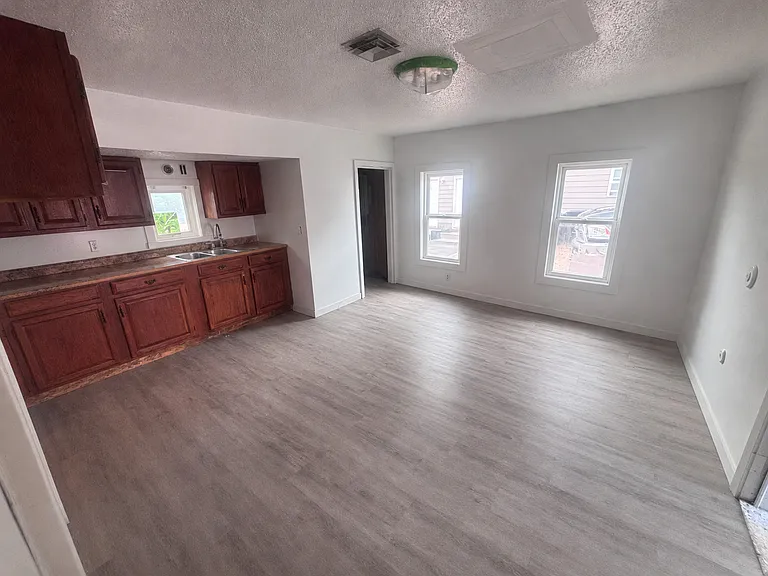 331 Saint Cloud St — Photo 3