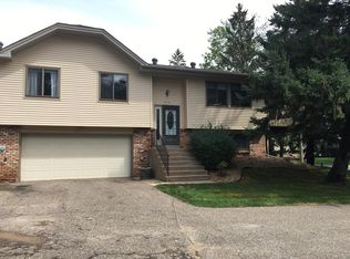 939 Sherwood Rd, Shoreview, MN 55126
