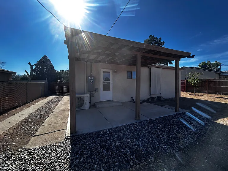 1839 Palomas Dr NE — Photo 21