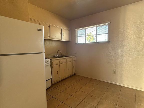 4th image of 2130 N Forgeus Ave #A