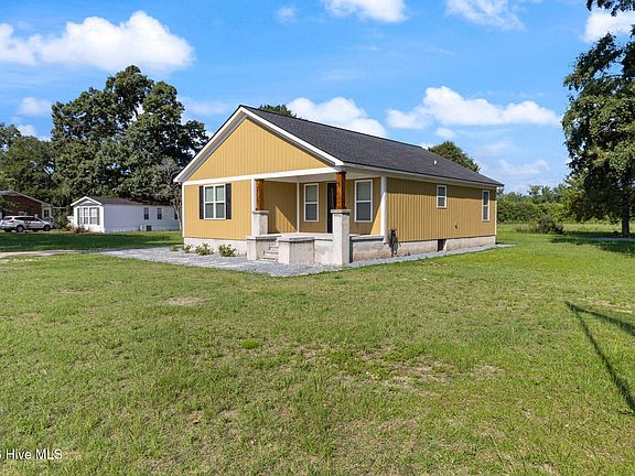 3rd image of 7390 Center Road
