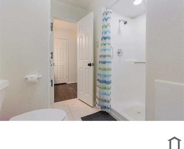 5 bed, 2155 sqft, $3,300 — Photo 2