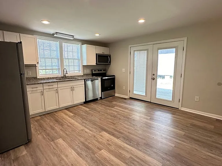 2843 Pinetrail Rd — Photo 5