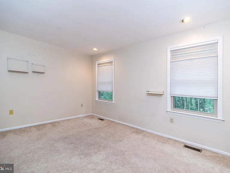 108 Susan Constant Ct #8 — Photo 17