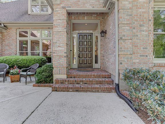 2nd image of 205 Arcadia Ln