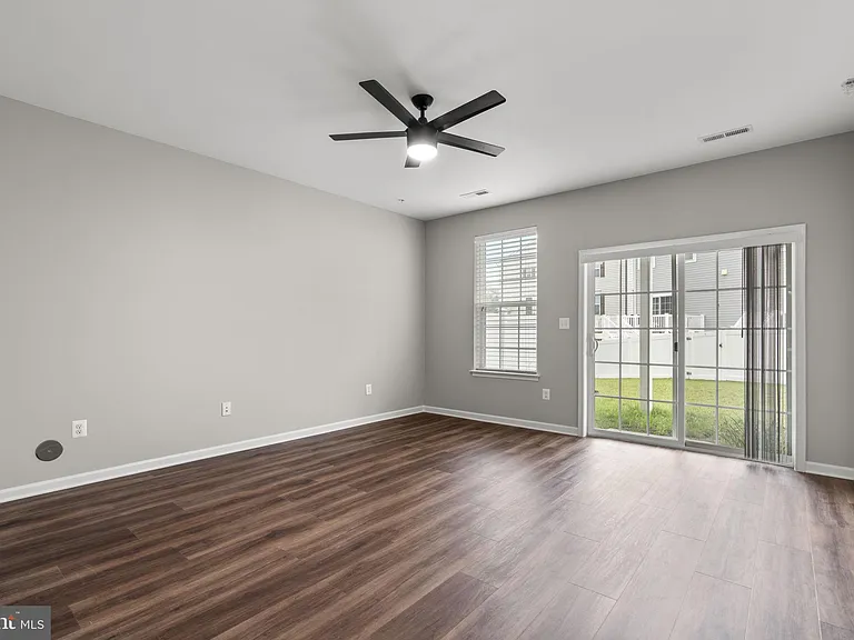 9442 Adelaide Ln — Photo 27