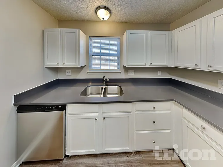 1134 Maria Christina Ln — Photo 6