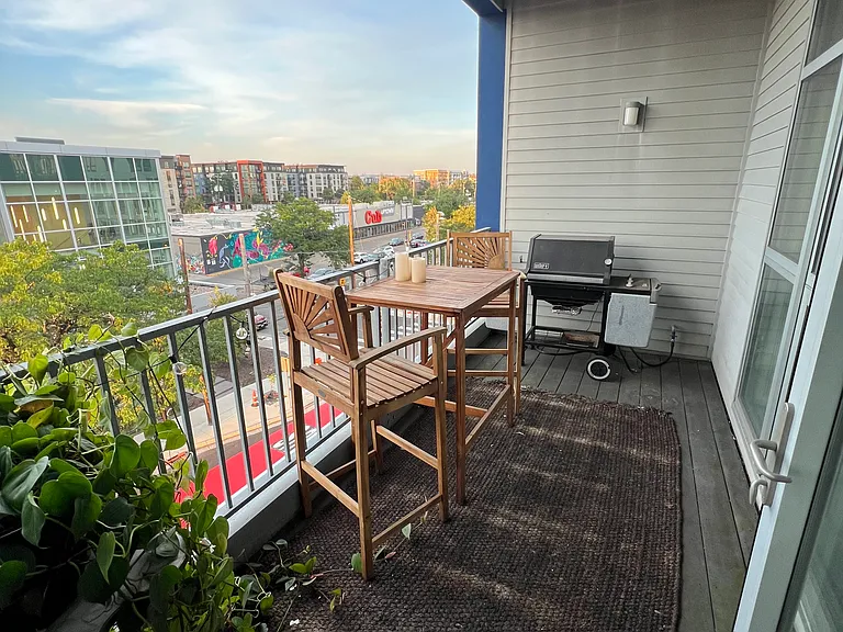 1211 Lagoon Ave #402 — Photo 2