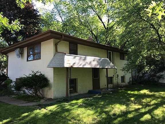 3rd image of 1738 Hawthorne Ave E #1