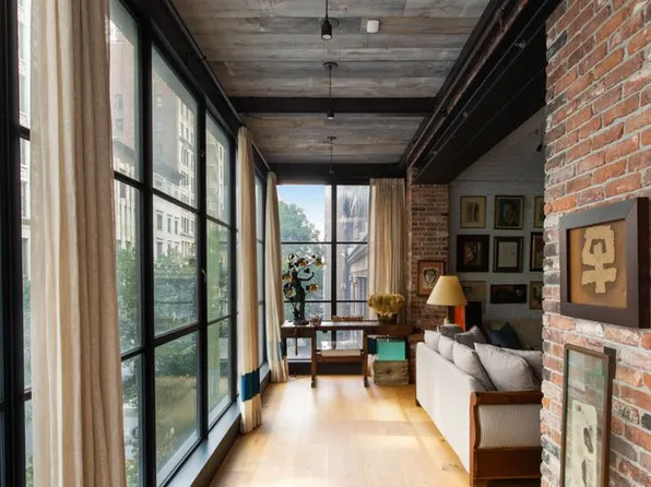 10 East 22nd Street image 10 of 24