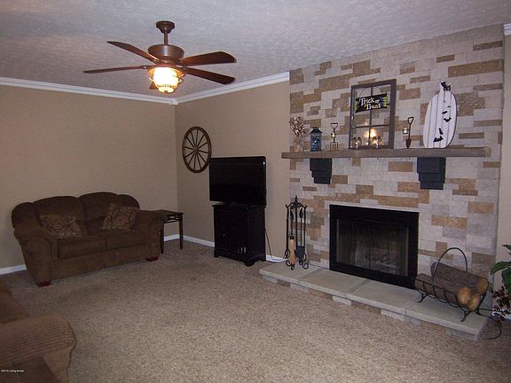 4th image of 332 W Center St