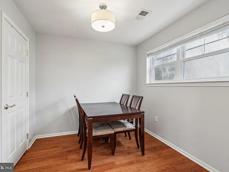 1303 N 7th St — Photo 16