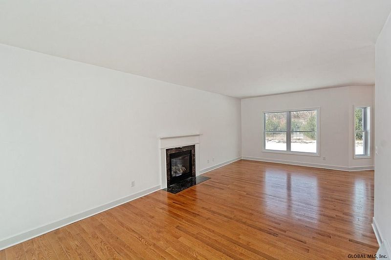 5th image of 2881 W LYDIUS Street