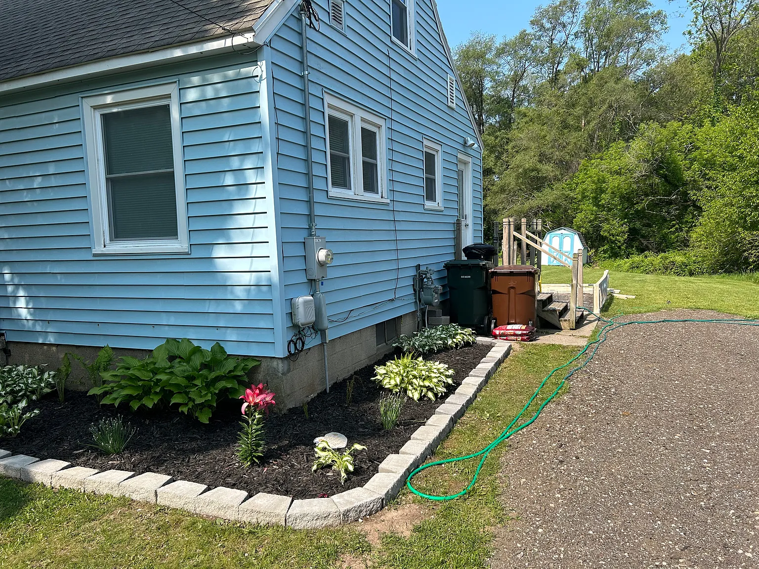 4 bed, 1050 sqft, $2,300 — Photo 3