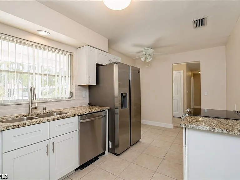 1453 Venetian Ct — Photo 27