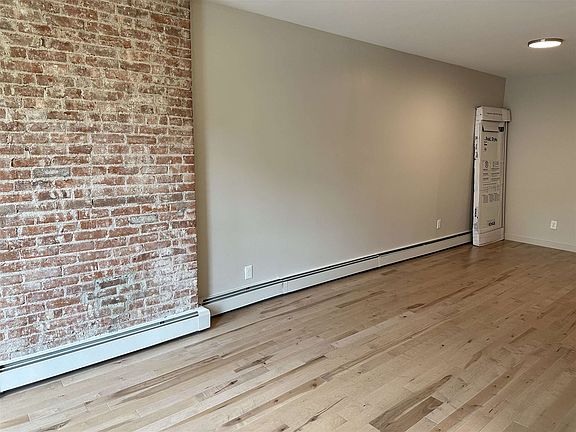 2nd image of 3027 Kennedy Blvd #42