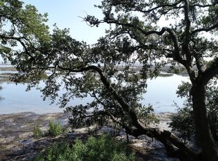 26 Reeve Ct, Saint Helena Island, SC 29920