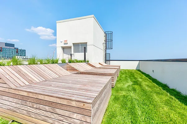 Rented by Manhattan Realty Group | media 18