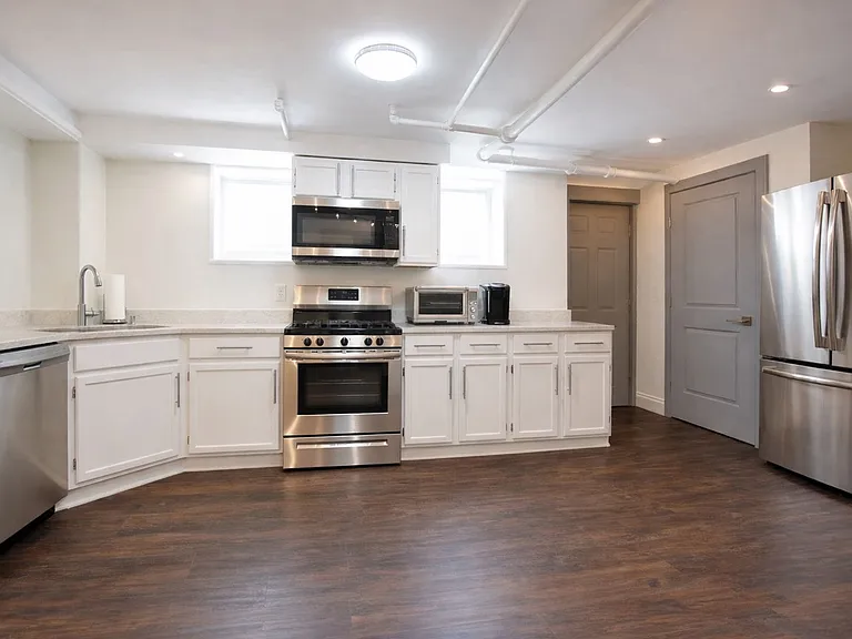 306 Bryant Ave — Photo 16