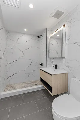 Bathroom, photo 1