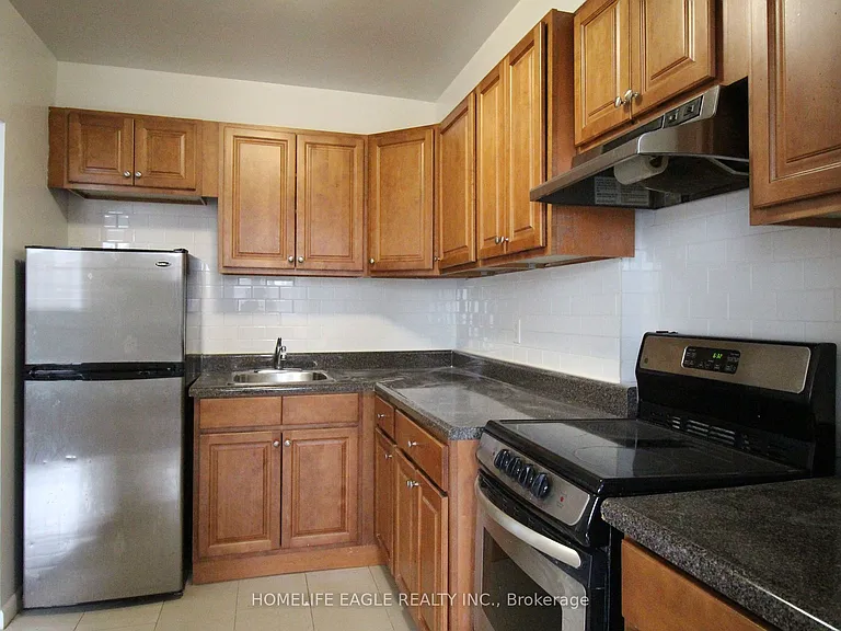 25 Bedford Rd — Photo 12