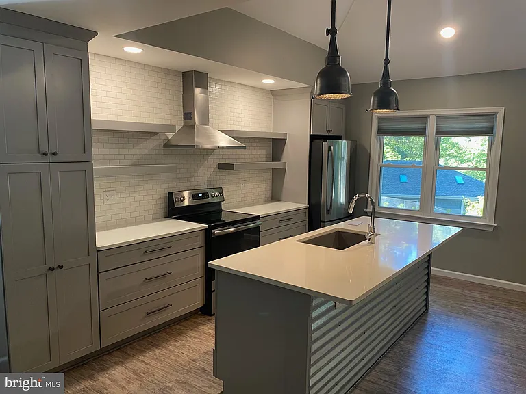 723 McCormick Rd — Photo 9