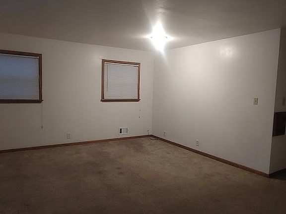 3rd image of 5950 N 69th St