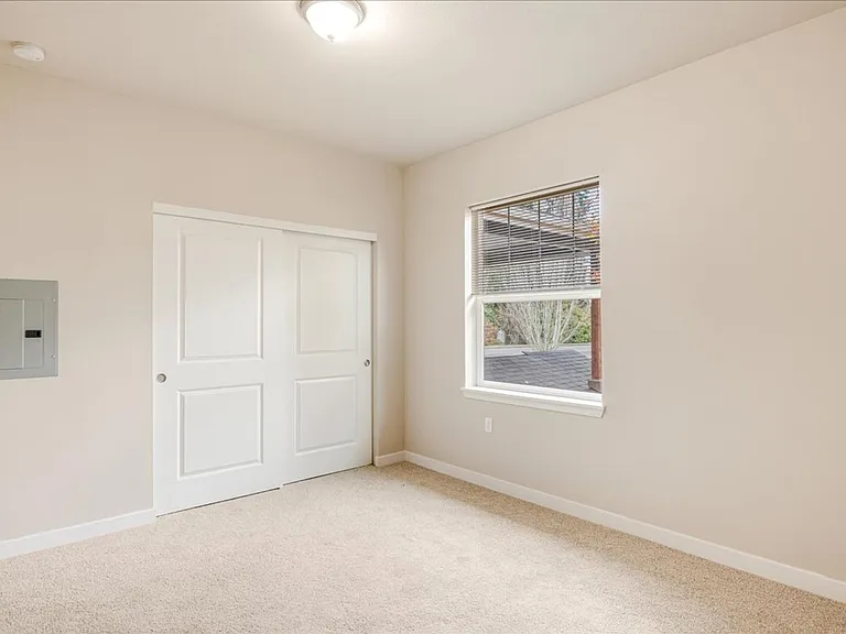 Hawk's Point Apartments — Photo 28
