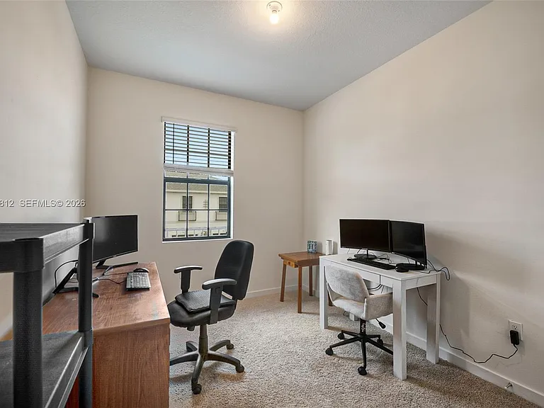 834 SW 11th Ter #834 — Photo 17