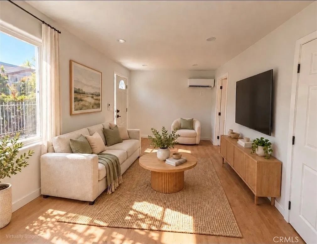 2 bed, 1.5 bath, 700 sqft, $2,800 — Photo 4