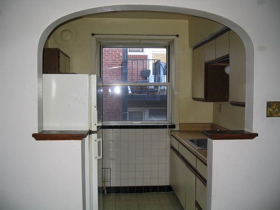 Building Photo 3