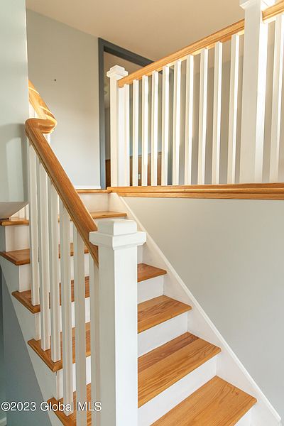 4th image of 4 Oakland Avenue