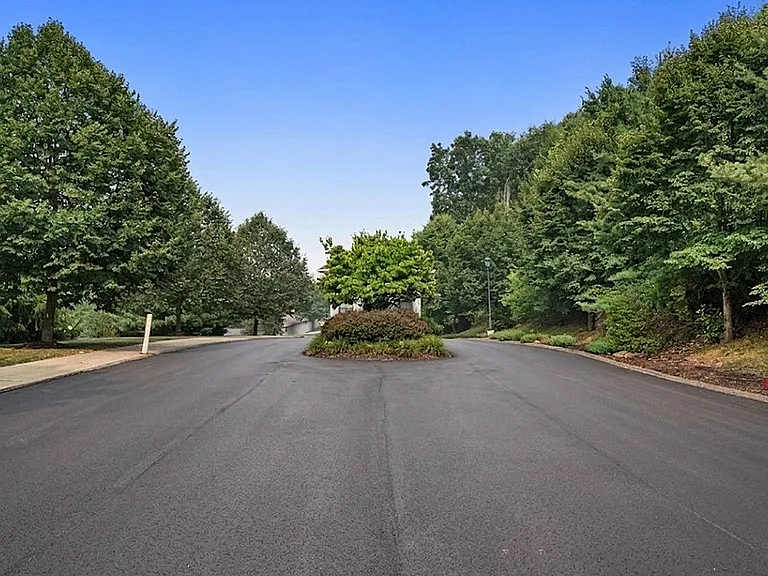 90 Berkley Manor Drive_34