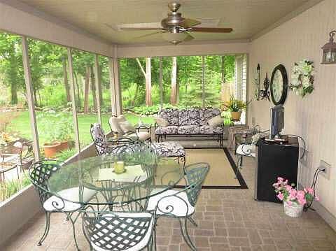 3rd image of 702 W Caneel Ct