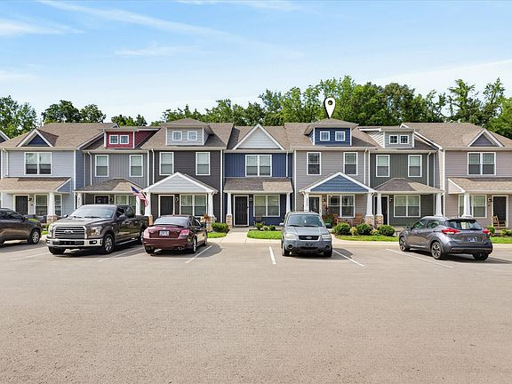 3rd image of 223 Woodland Valley Ln
