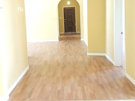 5th image of 2404 W Cypress St